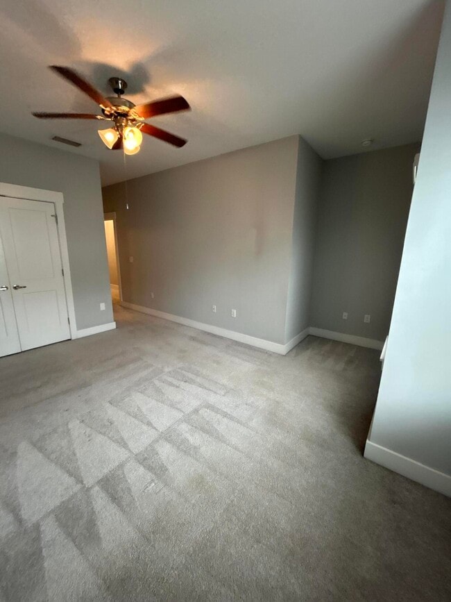 Building Photo - 147 N Sand Palm Rd