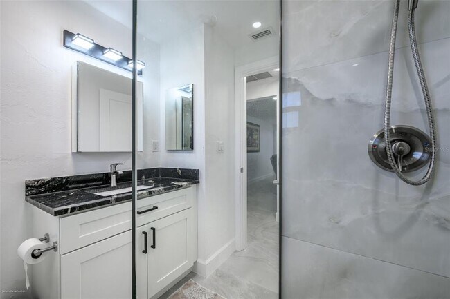 Building Photo - 149 Crescent Dr