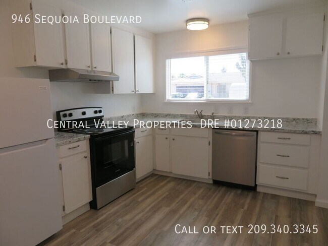 Building Photo - 946 Sequoia Blvd