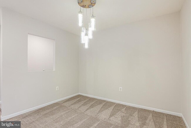 Building Photo - 9647 White Acre Rd