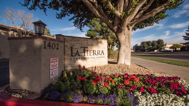 Building Photo - Spacious Two Bedroom Two Bath Condo in Tempe