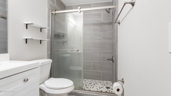 Building Photo - 1712 Vecuna Cir