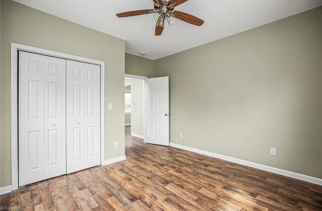 Building Photo - 2335 Greenway Ave NW