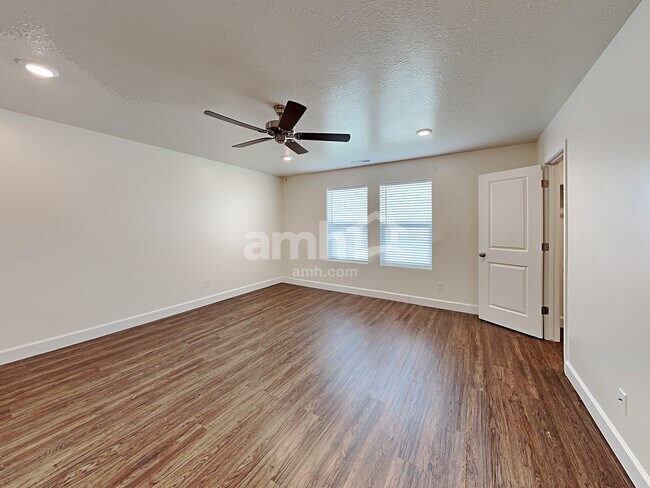 Building Photo - 1184 N Wagon Way