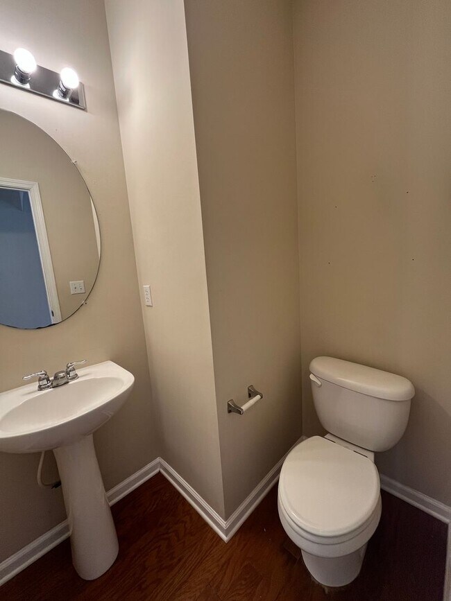 Building Photo - 4 Bedroom home in Arbor Walk