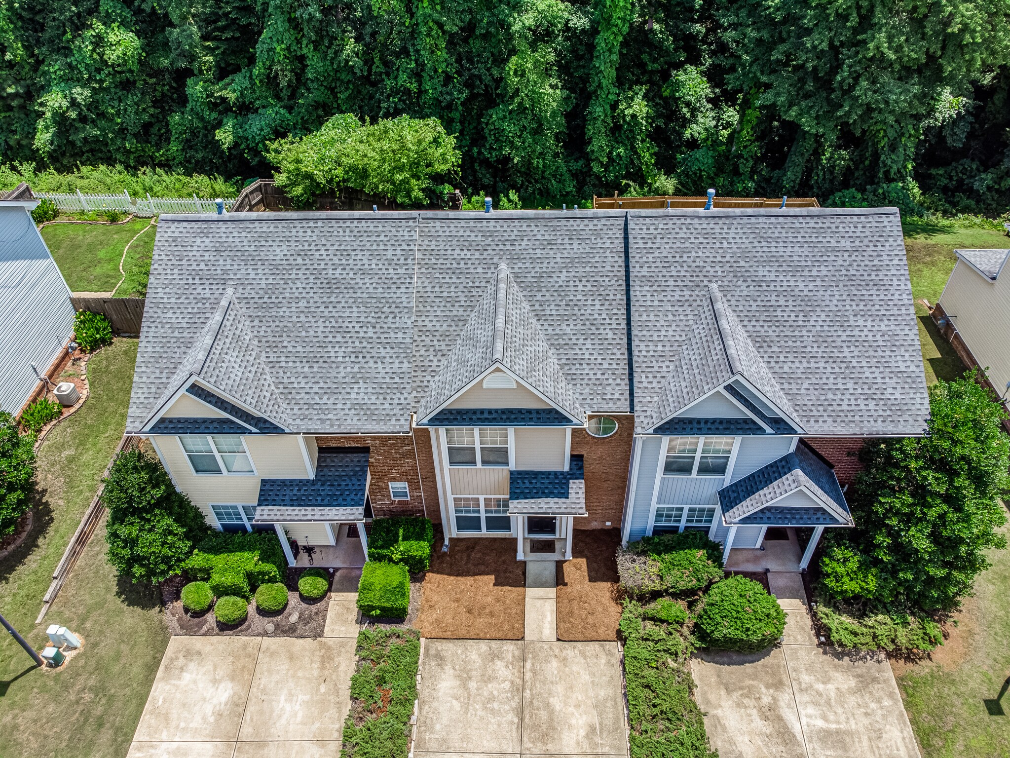 Building Photo - 211 Pearl Chambers Dr