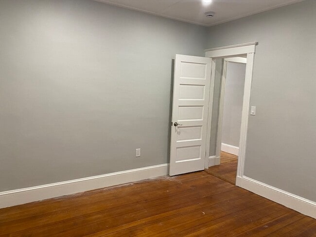 Building Photo - 811 Somerville Ave