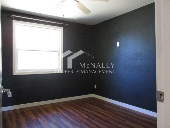 Building Photo - Charming 3-Bedroom Home in Steilacoom