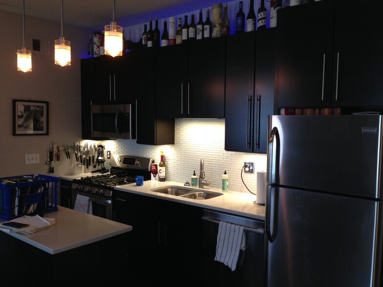 Great lighting below and above cabinet - 509 Delaware Street