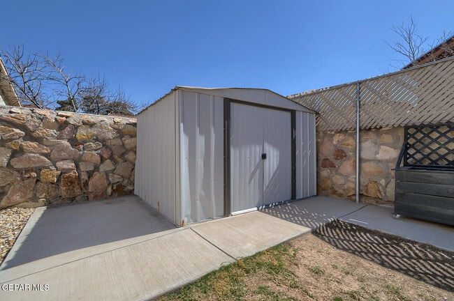 Building Photo - 12110 Sal Rasura Ct