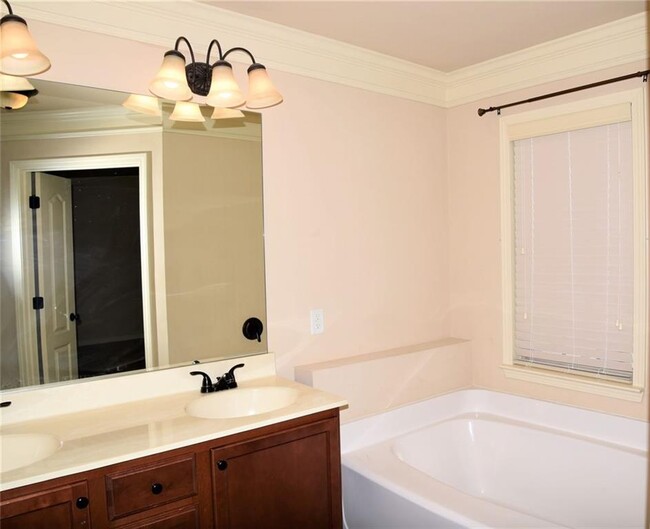 Building Photo - 3356 Sardis Bend Dr