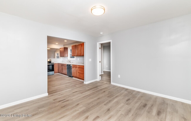 Building Photo - 204 W Warfield St