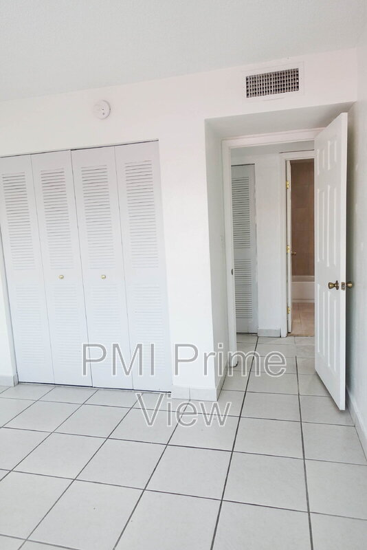 Building Photo - 495 NW 72nd Ave