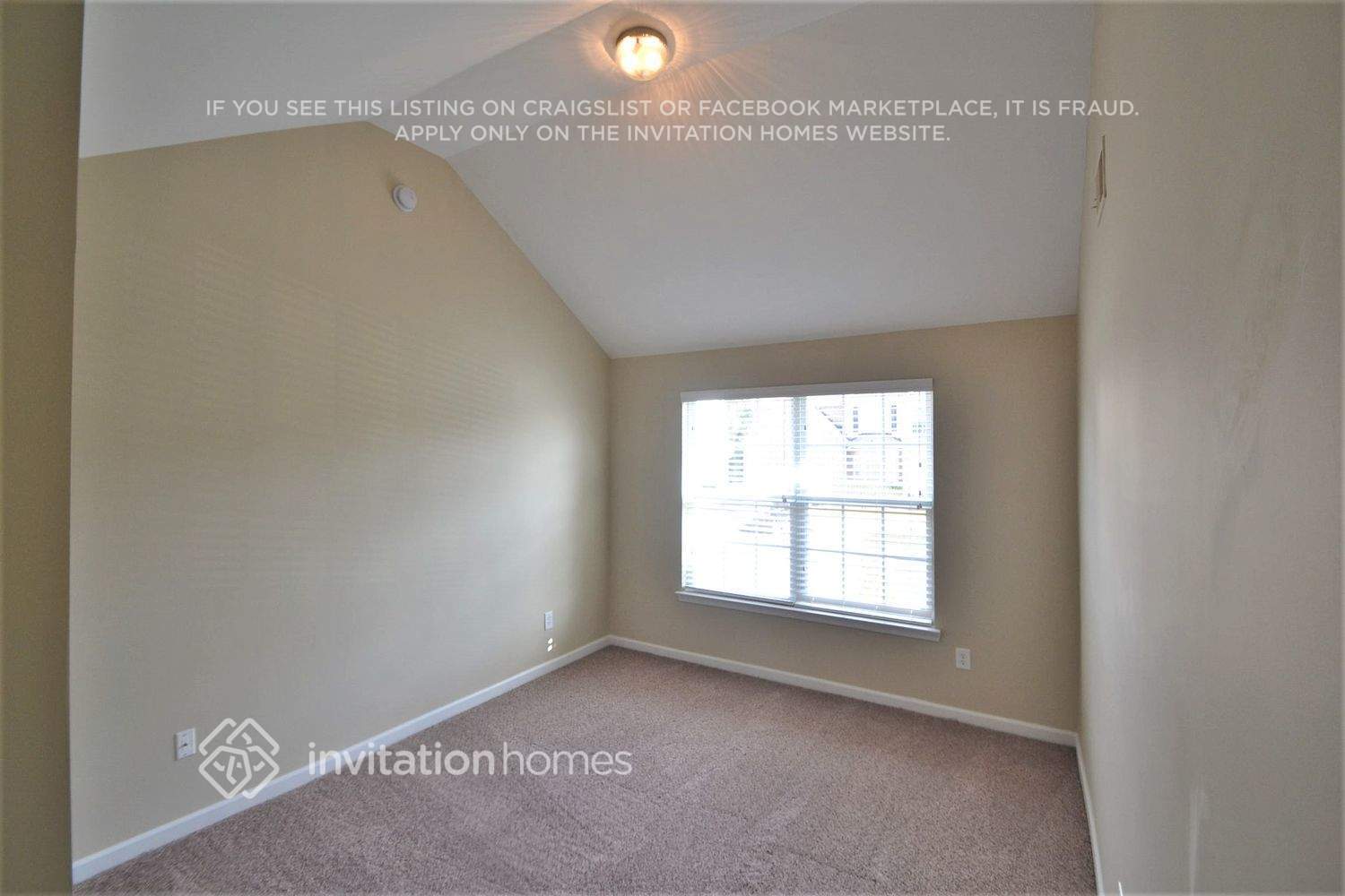 Building Photo - 4968 Locherby Dr