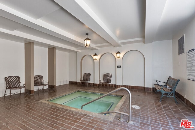 Building Photo - 8455 Fountain Ave