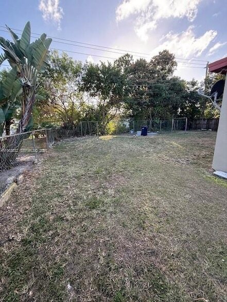 Building Photo - 14620 Monroe St