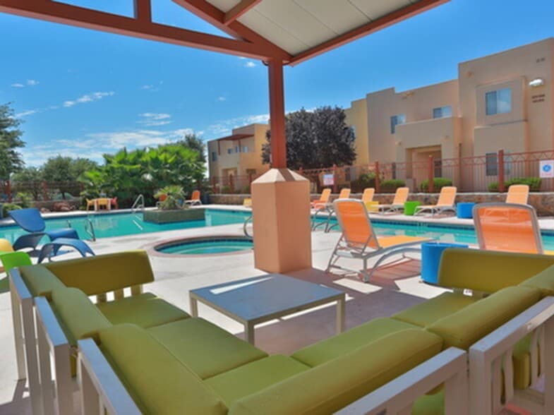 Pool Cabana - Casa Bandera