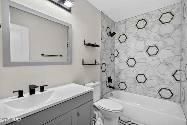 Building Photo - 1339 N 44th St