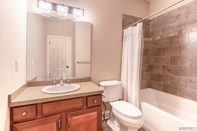 Building Photo - 9 Hidden Creek Ct