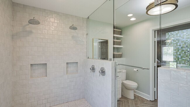 Building Photo - Modern Remodeled 4 Bedroom Rental Home in Brentwood