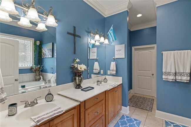 Building Photo - 111 Chinquapin Dr