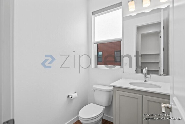 Building Photo - 5876 Cadence Ave