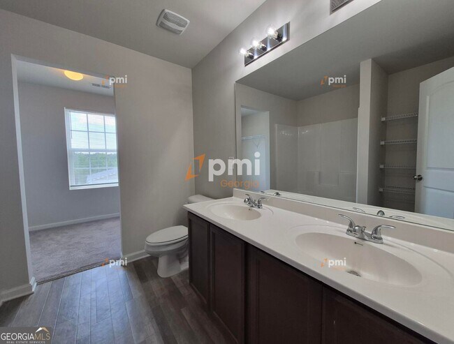 Building Photo - 160 Kinsale Dr