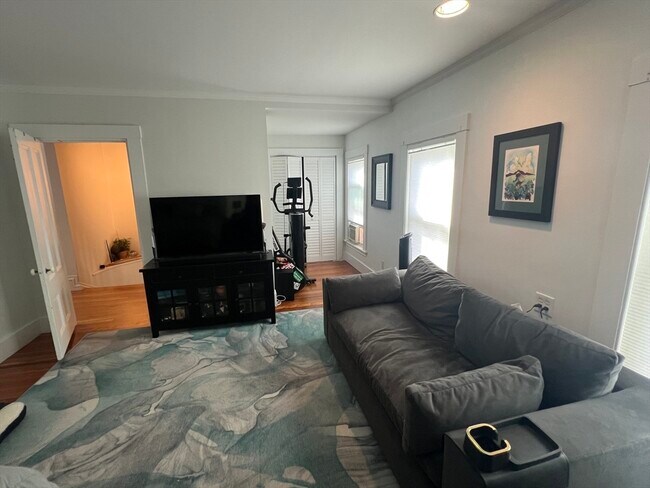 Building Photo - 15 Orchard St