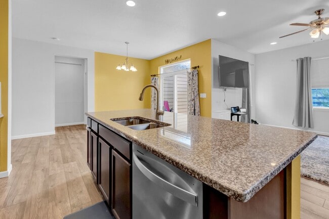 Building Photo - Beautiful low-maintenance ranch home with turf in front and back!