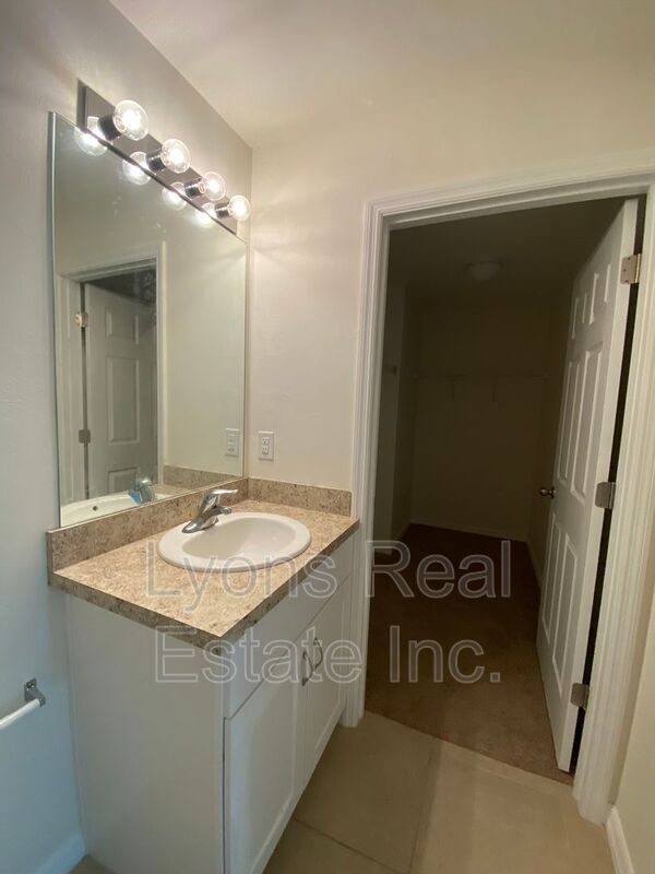 Building Photo - 5521 Gillot Blvd