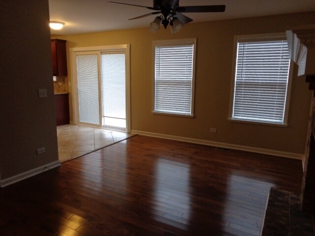 Building Photo - 2201 Oak Leaf Ln