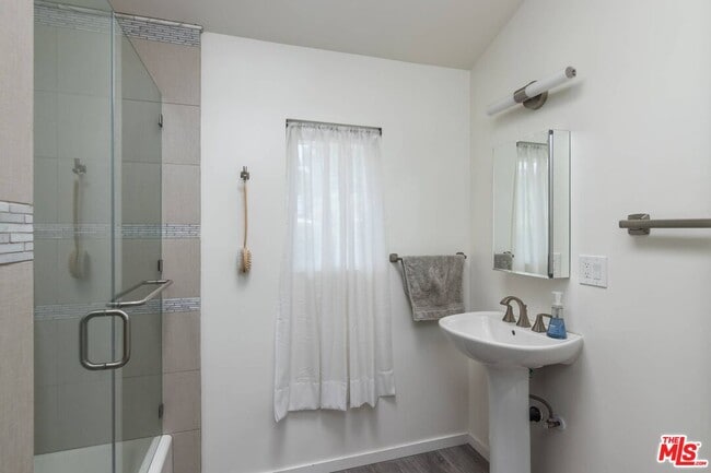 Building Photo - 3136 Floye Dr