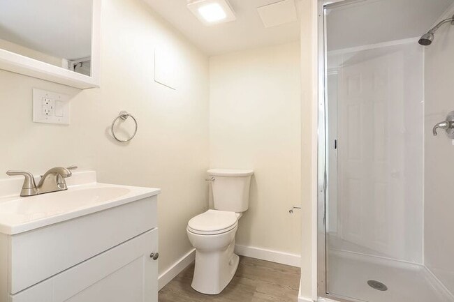 Building Photo - 419 W Jefferson St