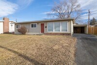 Building Photo - Updated Rambler w/ Fenced Backyard!