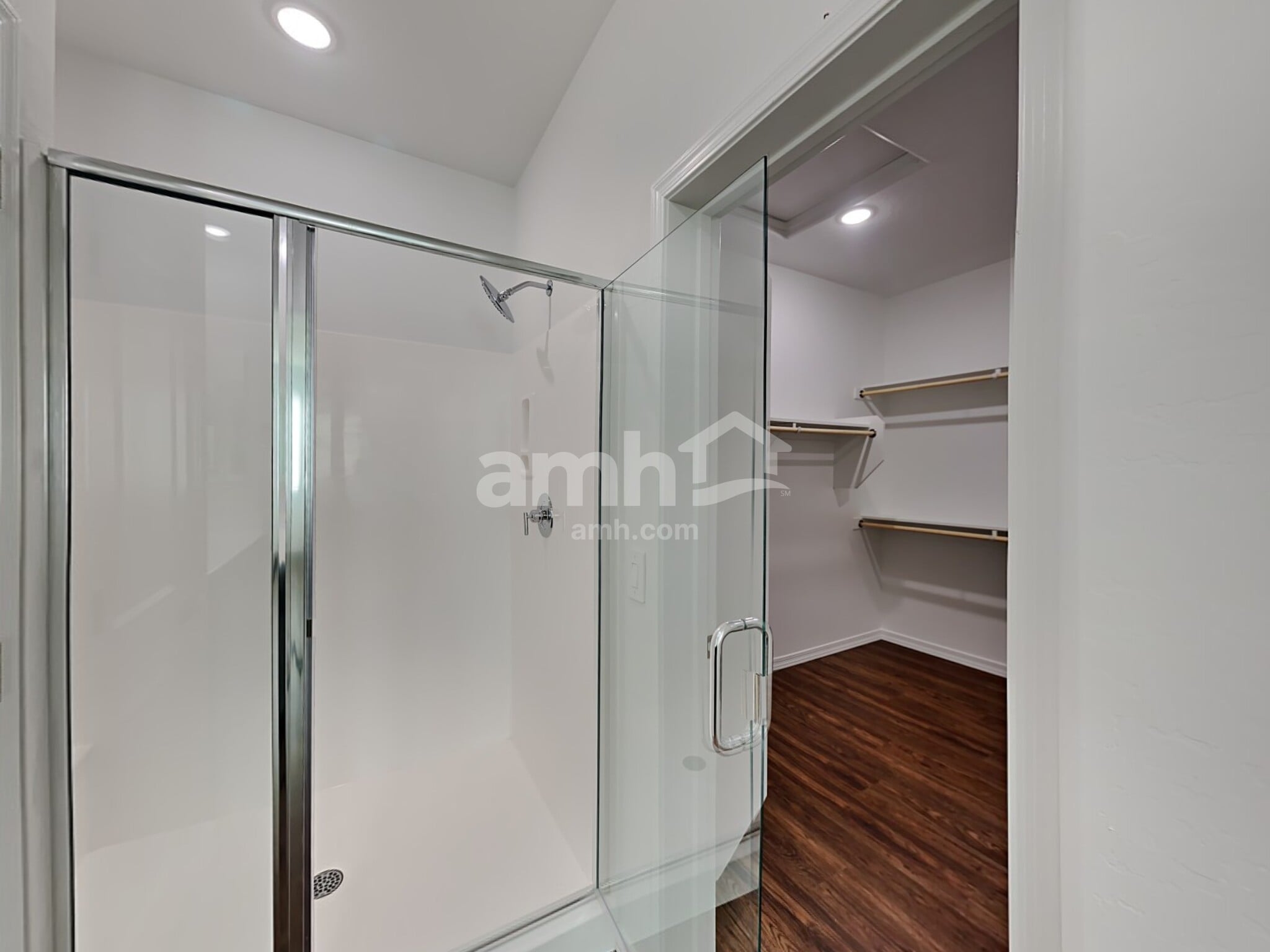 Building Photo - 15074 W Sherman St