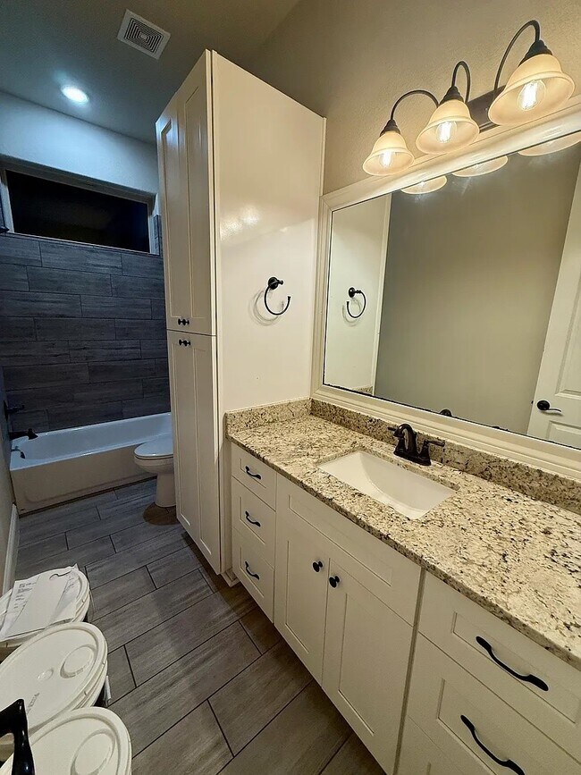 Building Photo - 1110 Bernard Meadows Dr