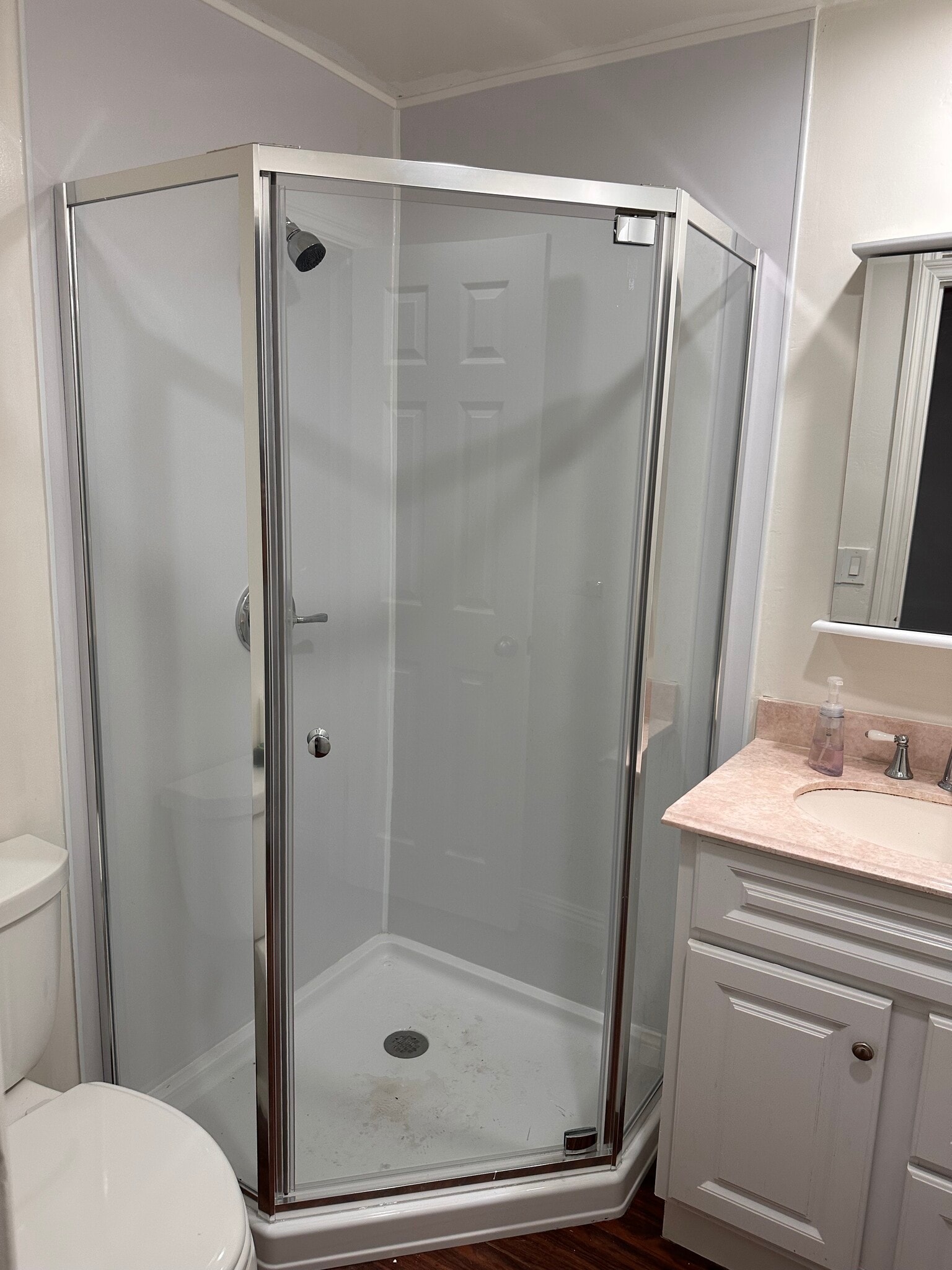 Bathroom off Primary Bedroom - 961 La Bonita Dr