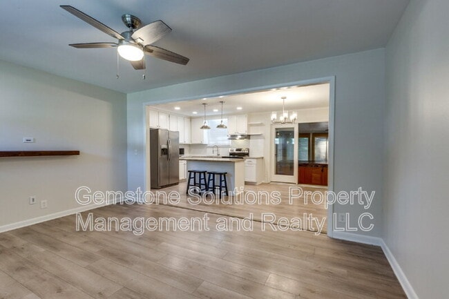 Building Photo - 4860 Cimarron Way