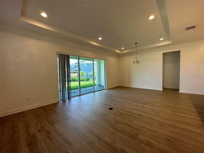 Building Photo - 15095 Mayberry Dr