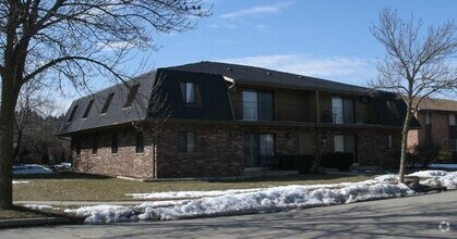 Building Photo - 1717 S 115 Ct