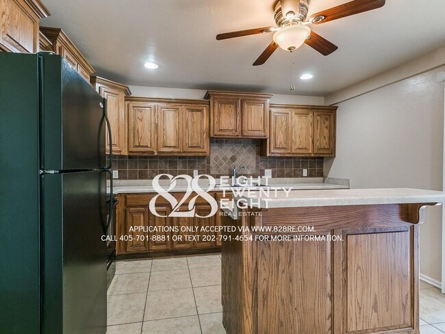 Building Photo - Spacious 2 Bed/1.5 Bath Norman Townhome Du...