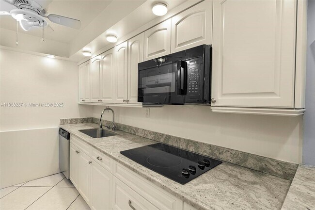 Building Photo - 5401 Collins Ave