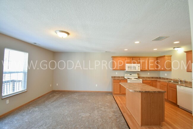 Building Photo - Pleasant Hill Townhome with 2-Car Garage, Walk-In Closets & Deck
