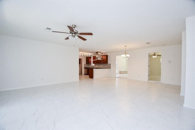 Building Photo - 9806 Larston St