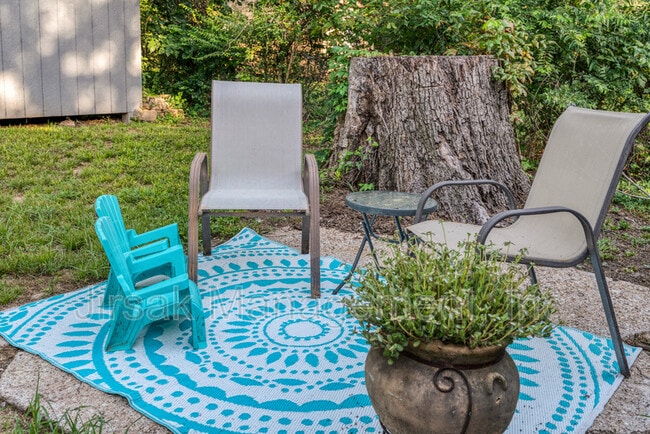 Building Photo - 660 16th St SE