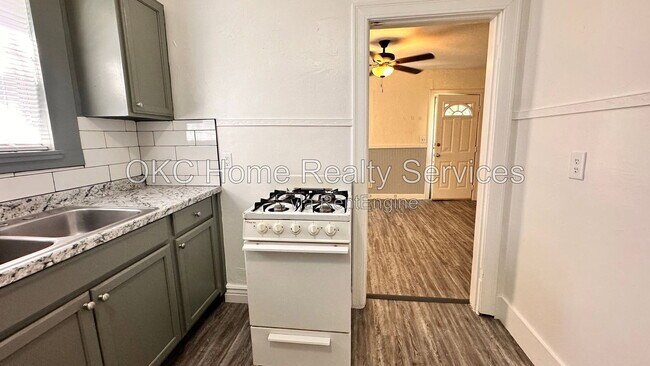 Building Photo - 2316 NW 38th St