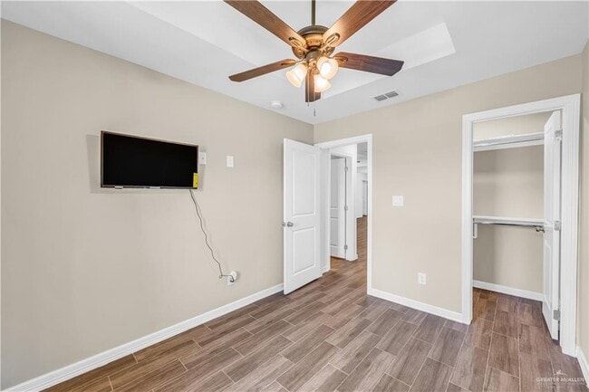 Building Photo - 2901 Tree Top Ct