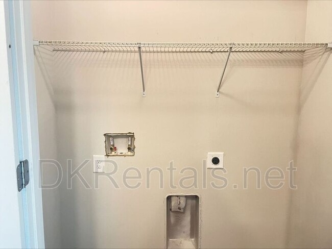 Building Photo - 1731 Brookside Lay Cir