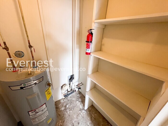 Building Photo - 12914 N Cresap St