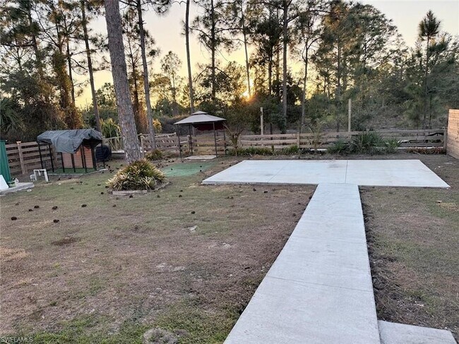 Building Photo - 912 Ossie Ave